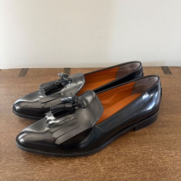 Everlane Shoes - Everlane Black Leather Kiltie Tassel Loafers Made in Italy Pointed Toe Womens 8